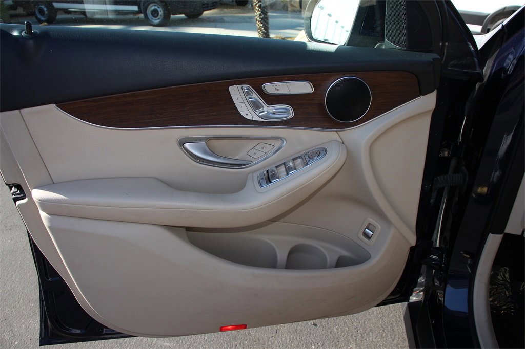 Used 2022 Mercedes-Benz GLC 300 image 23