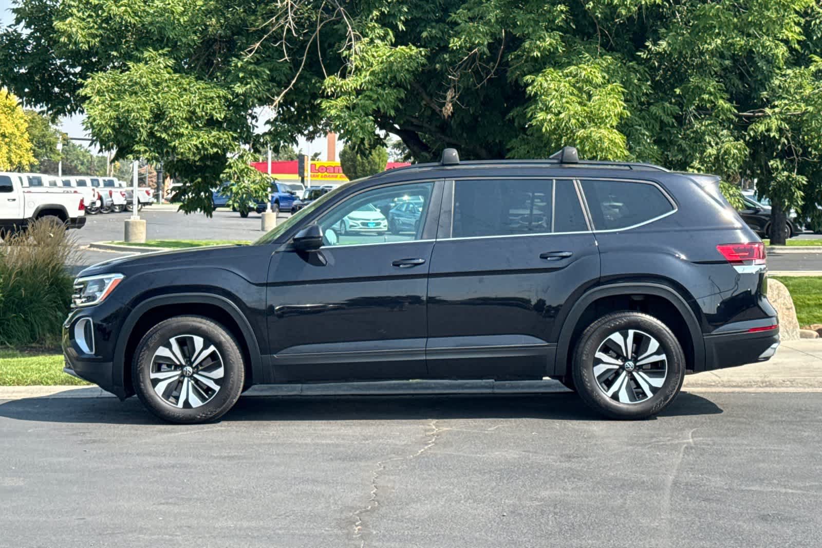 Used 2025 Volkswagen Atlas SE AWD/4WD image 5