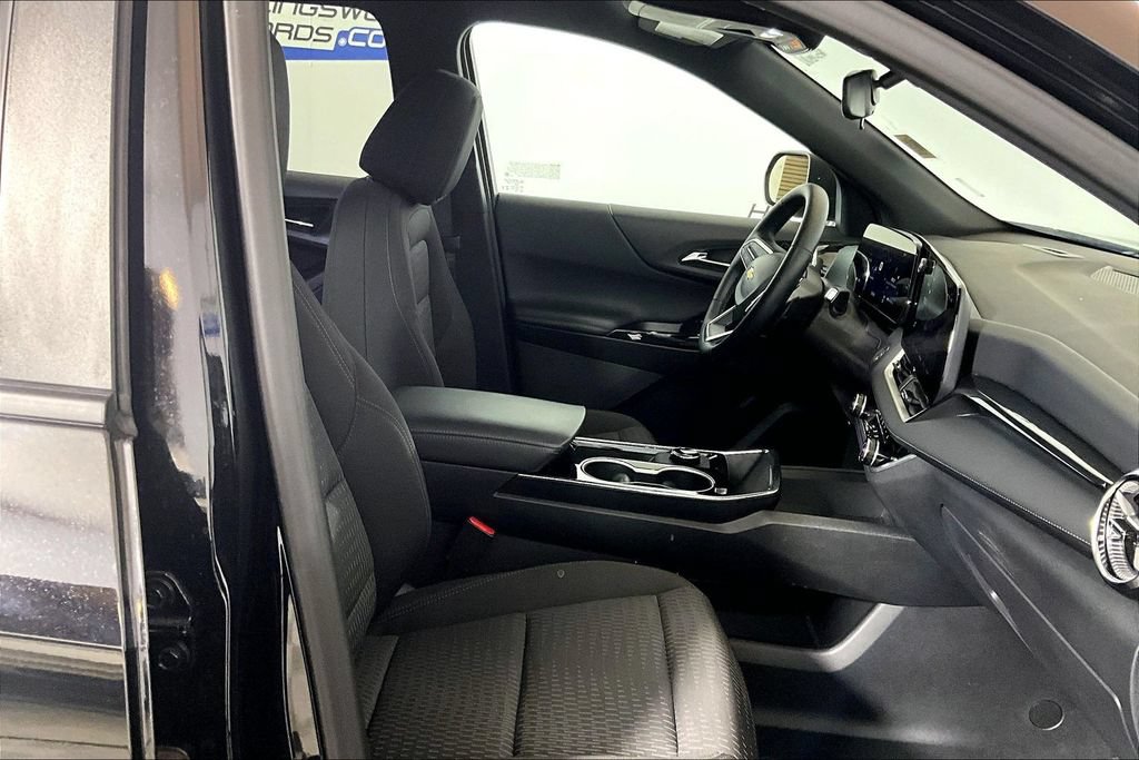 Used 2026 Chevrolet Equinox LT FWD image 6