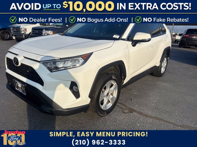 Used 2021 Toyota RAV4 XLE FWD image 3