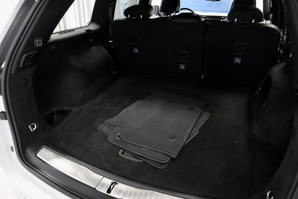 Used 2022 Jeep Grand Cherokee Overland w/ Luxury Tech Group IV image 14