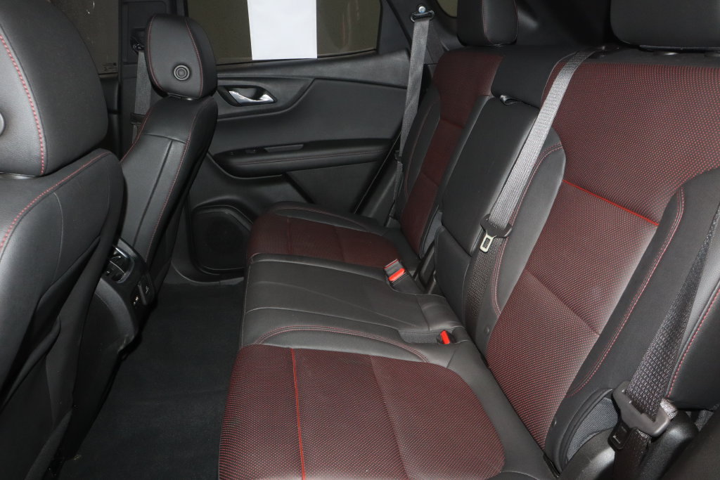 Used 2022 Chevrolet Blazer RS w/ Enhanced Convenience Package FWD image 16
