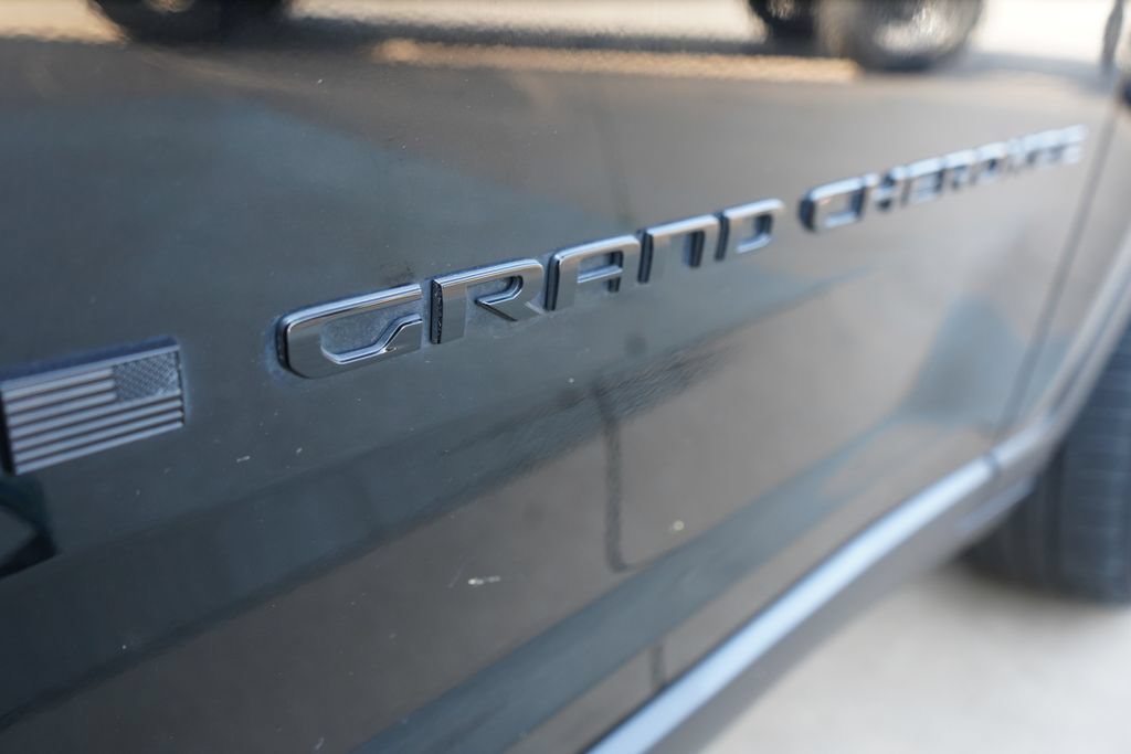 Used 2022 Jeep Grand Cherokee Altitude AWD/4WD image 7