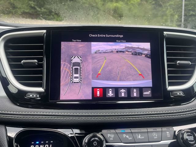 Used 2024 Chrysler Pacifica Touring-L w/ S Appearance Package FWD image 27