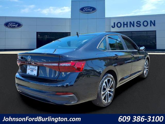 Used 2025 Volkswagen Jetta Sport FWD image 3
