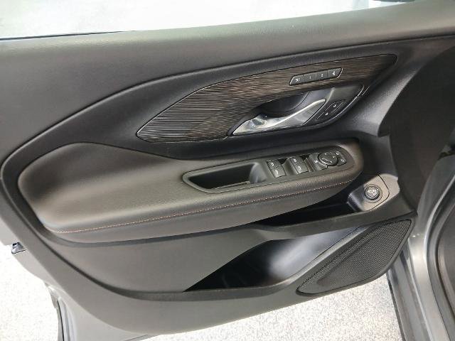 Used 2021 GMC Terrain SLT image 12