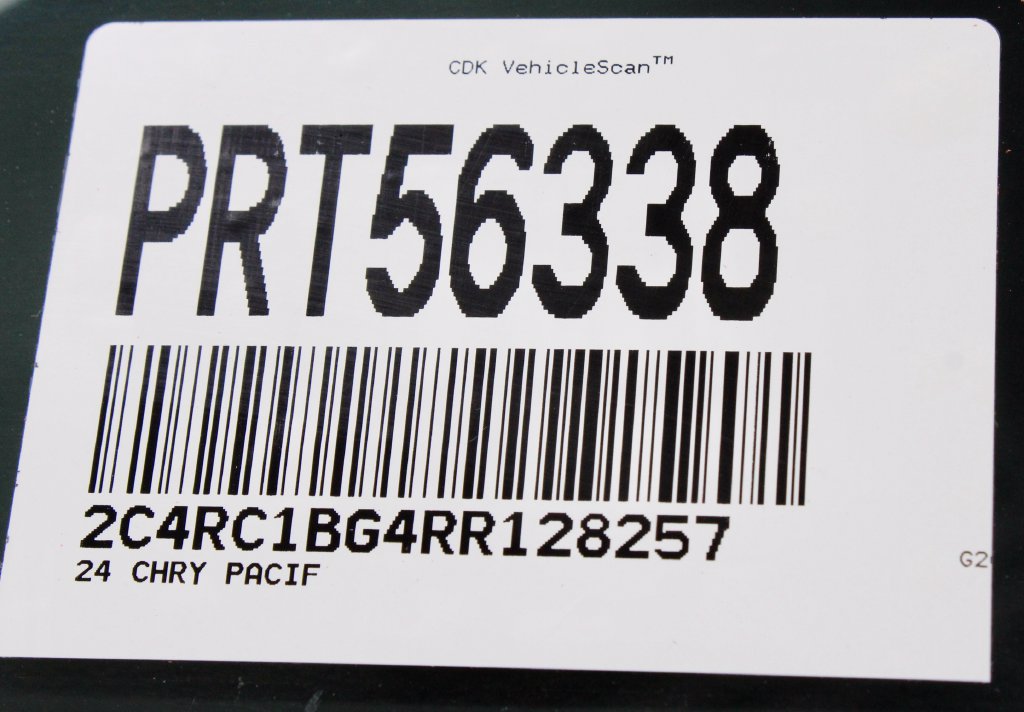 Used 2024 Chrysler Pacifica Touring-L FWD image 37
