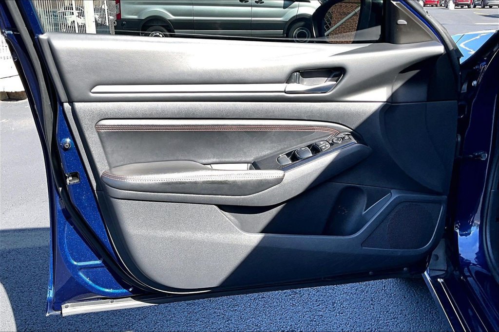 Used 2023 Nissan Altima 2.5 SR FWD image 21