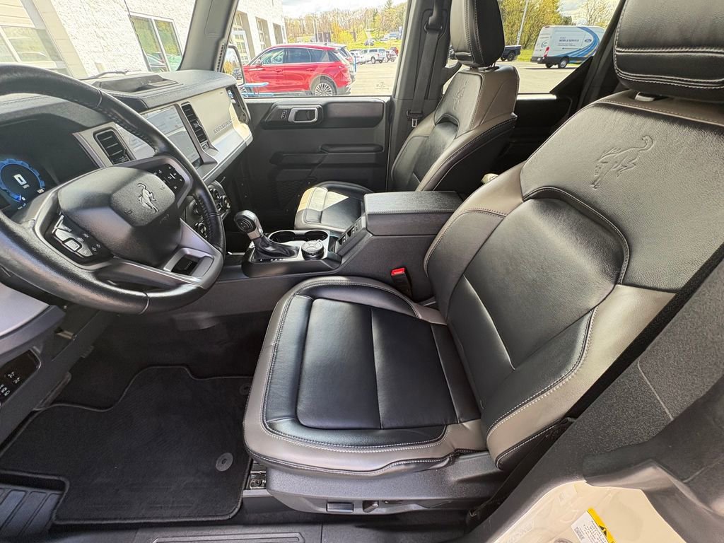 Certified 2025 Ford Bronco Outer Banks AWD/4WD image 11