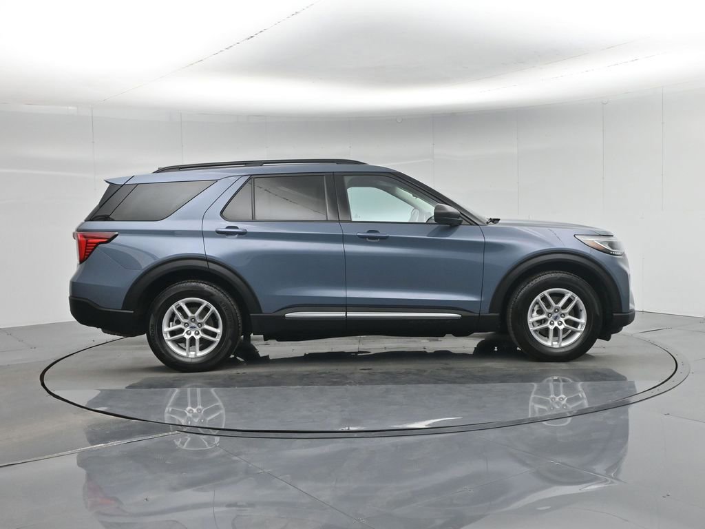 Certified 2025 Ford Explorer Active RWD image 8