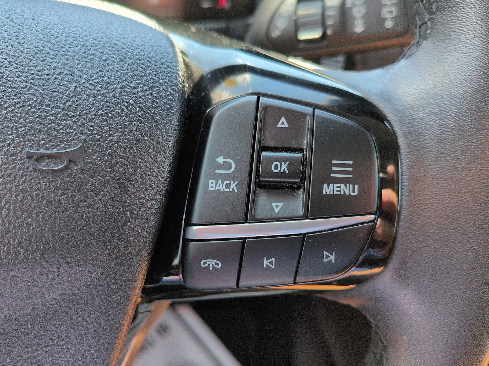 Certified 2023 Ford Escape Active AWD/4WD image 17