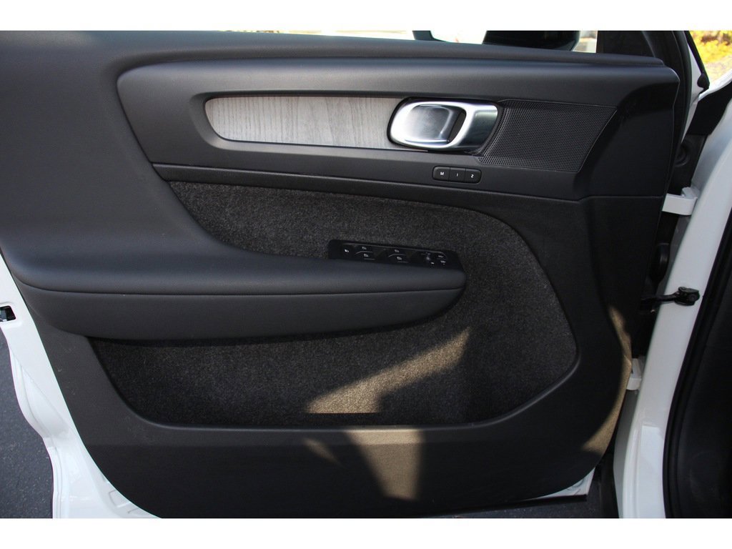 Used 2023 Volvo XC40 B5 Plus w/ Driver Assist Package image 22