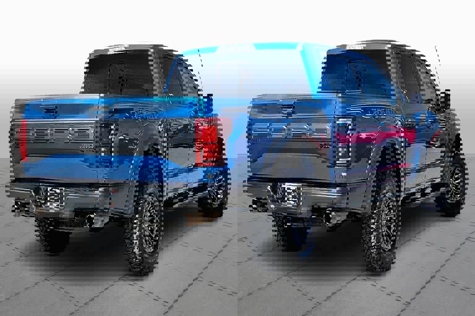 Certified 2019 Ford F150 Raptor w/ Equipment Group 802A Luxury image 3