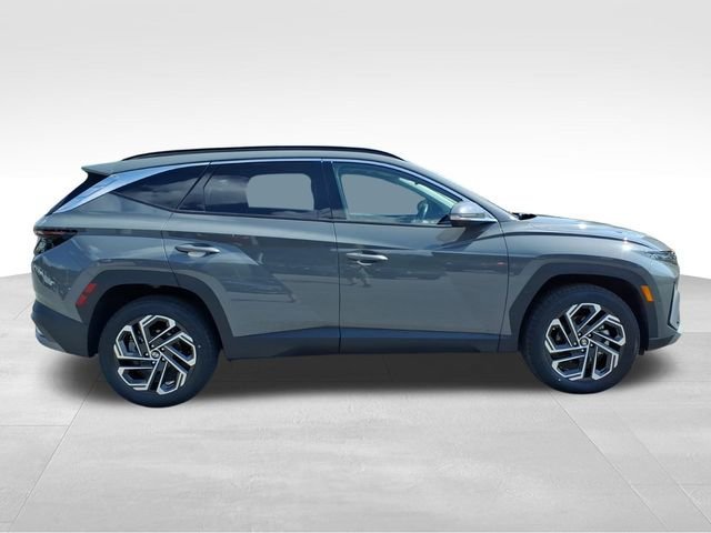 Used 2025 Hyundai Tucson Limited AWD/4WD image 15
