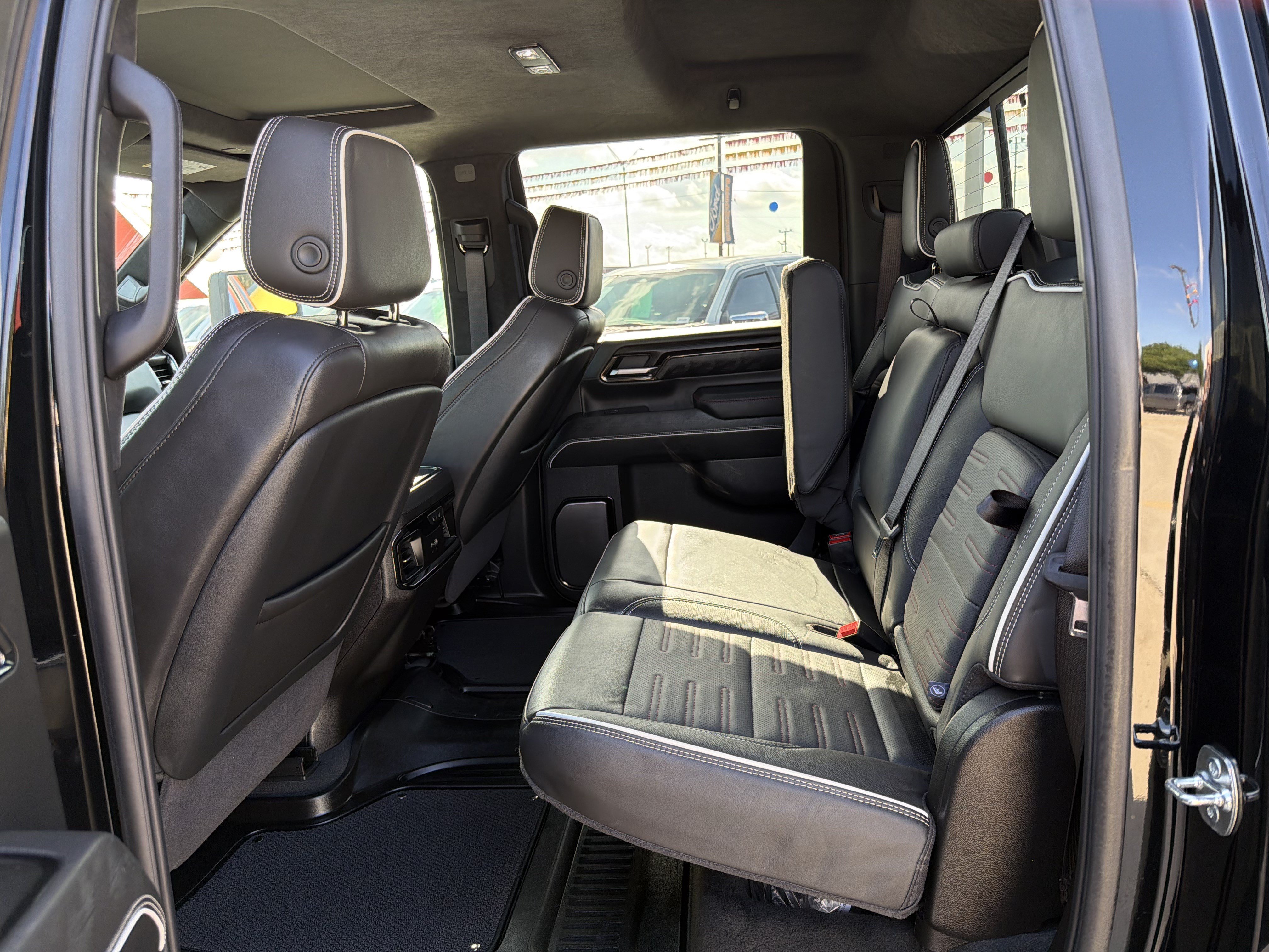 Used 2025 GMC Sierra 2500 AT4X AWD/4WD image 13
