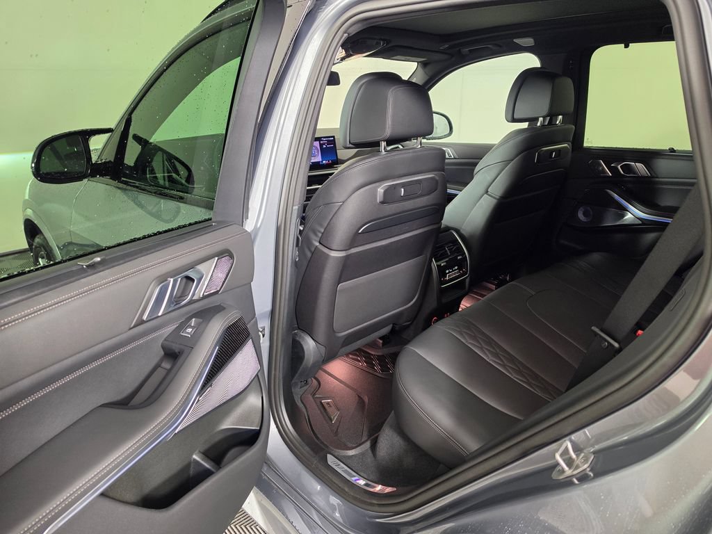 Used 2024 BMW X5 M60i AWD/4WD image 15