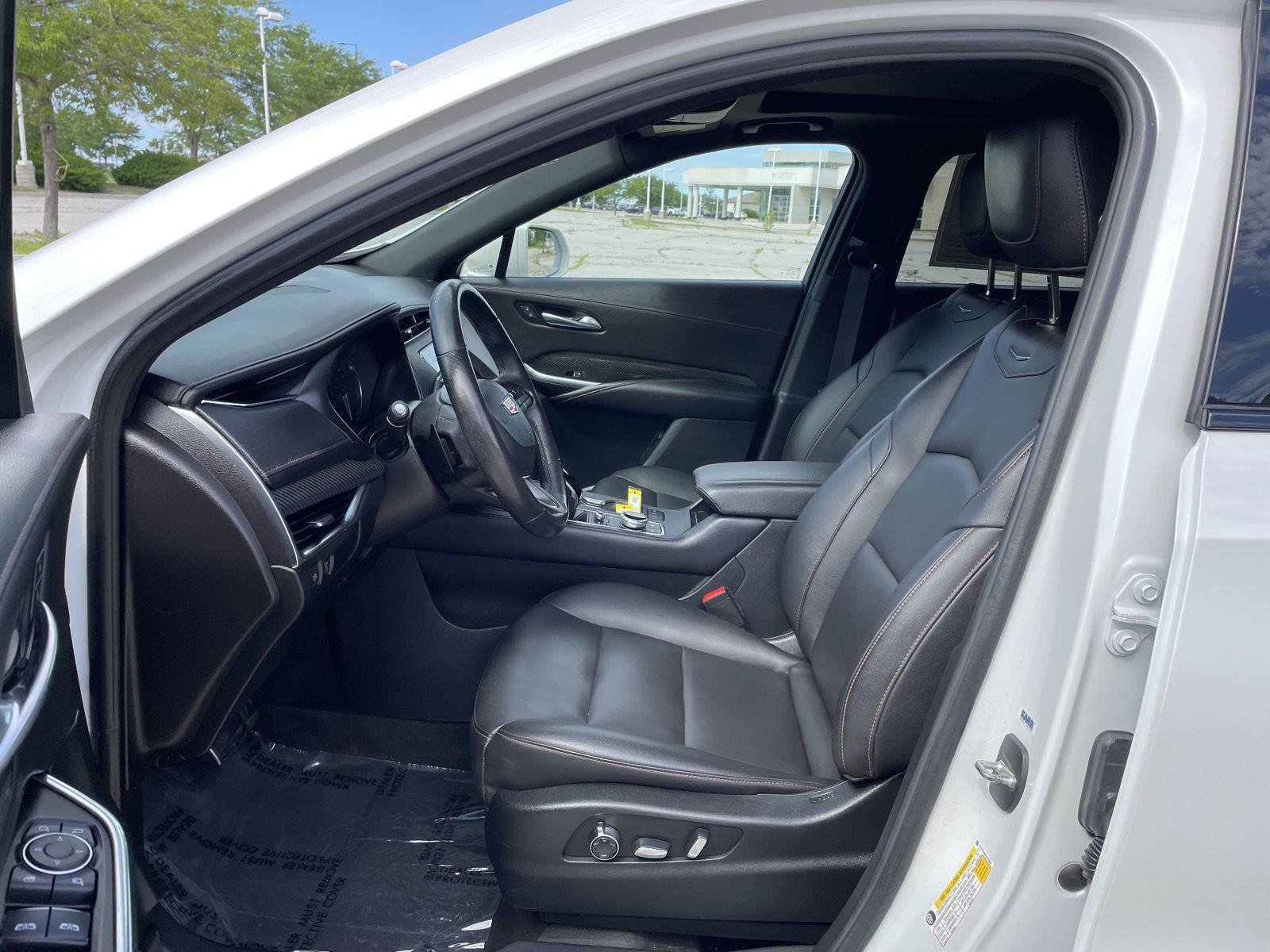 Used 2020 Cadillac XT4 Sport w/ Cold Weather Package AWD/4WD image 17