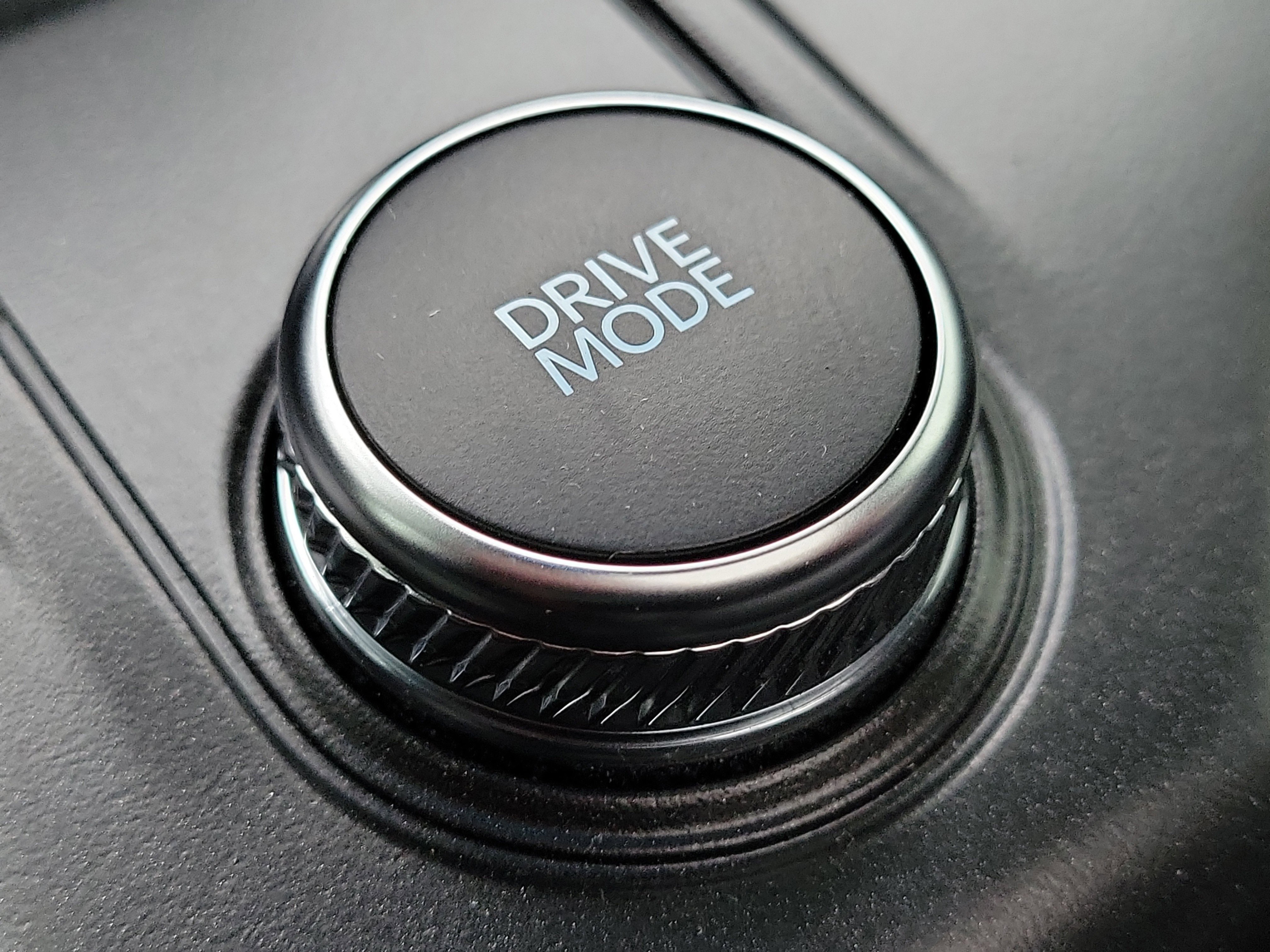 Certified 2025 Ford Explorer ST-Line w/ Premium Package image 33