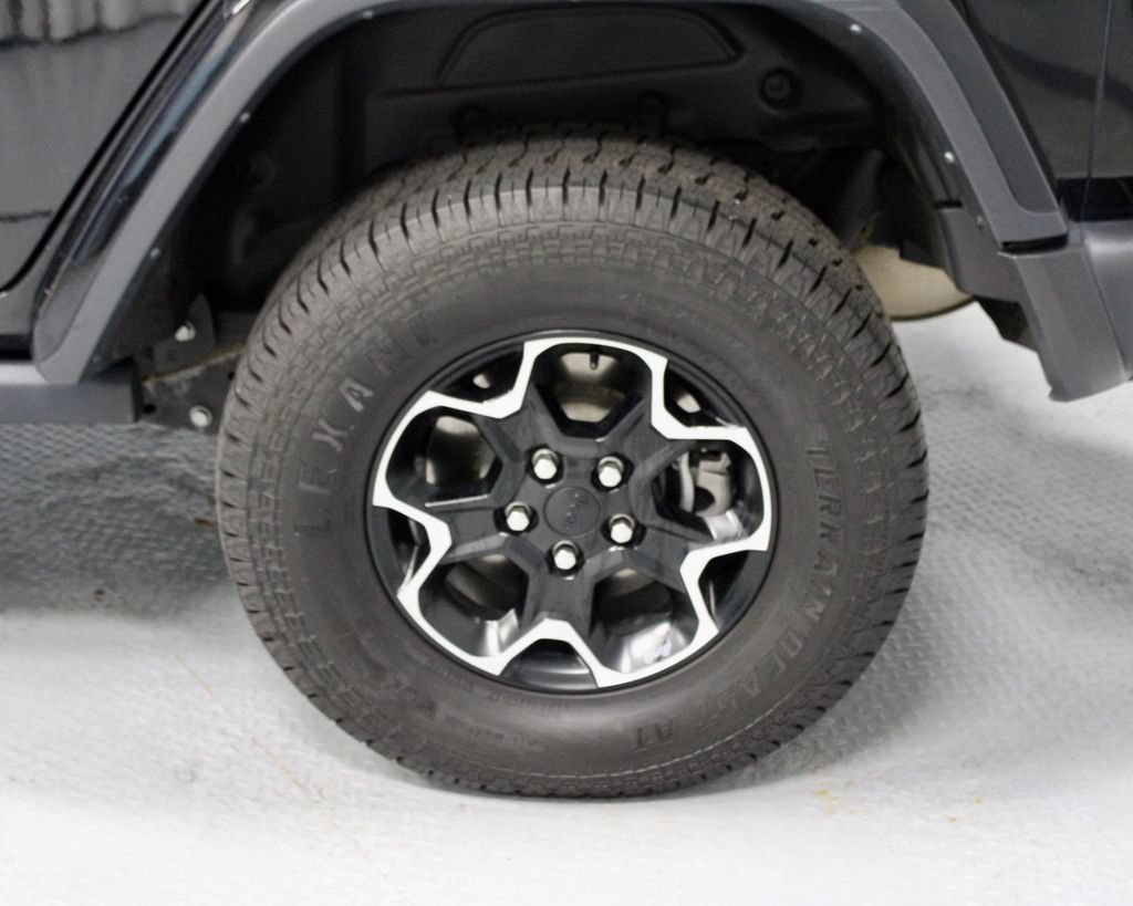 Used 2021 Jeep Wrangler Unlimited Rubicon 4xe w/ Cold Weather Group AWD/4WD image 19