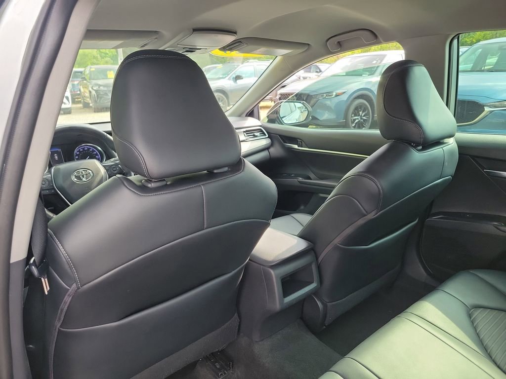 Used 2020 Toyota Camry SE FWD image 8