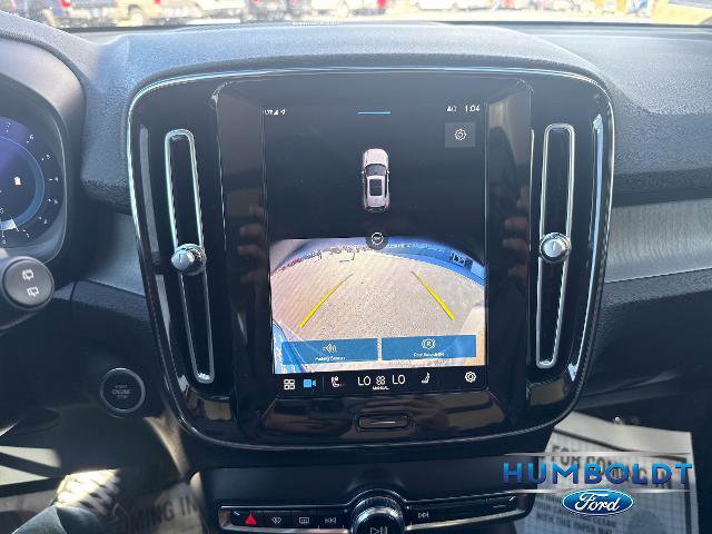 Used 2024 Volvo XC40 B5 Ultimate w/ Protection Package Premier image 19