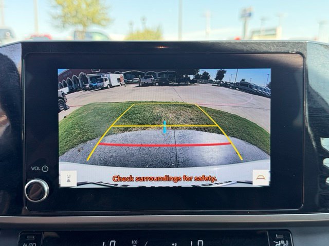 Used 2025 Toyota Camry SE w/ Convenience Package FWD image 18
