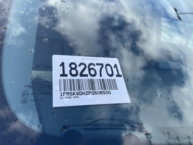 Certified 2023 Ford Explorer XLT w/ Equipment Group 202A AWD/4WD image 3