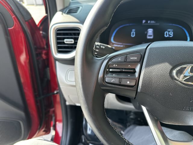 Used 2023 Hyundai Venue SEL FWD image 27
