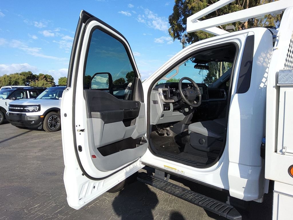 Certified 2023 Ford F550 XL image 17