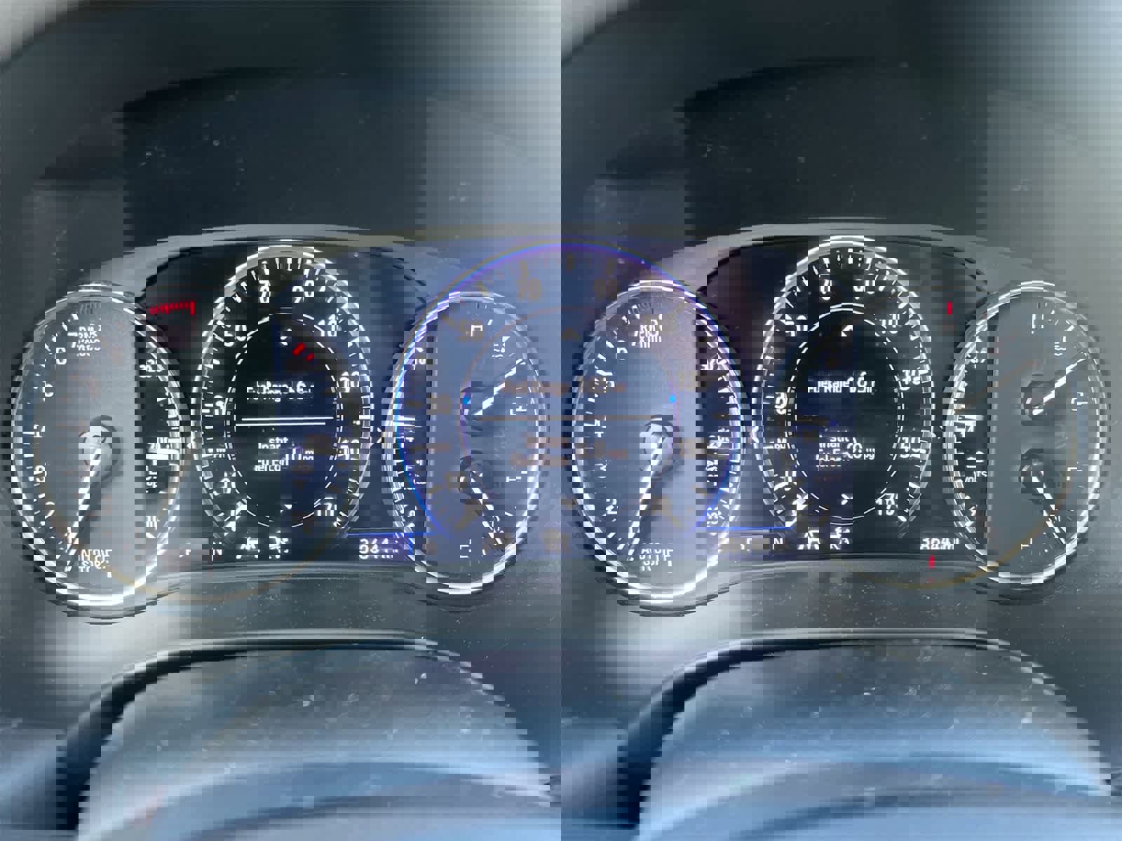 Used 2024 Buick Enclave Avenir w/ Avenir Technology Package image 33