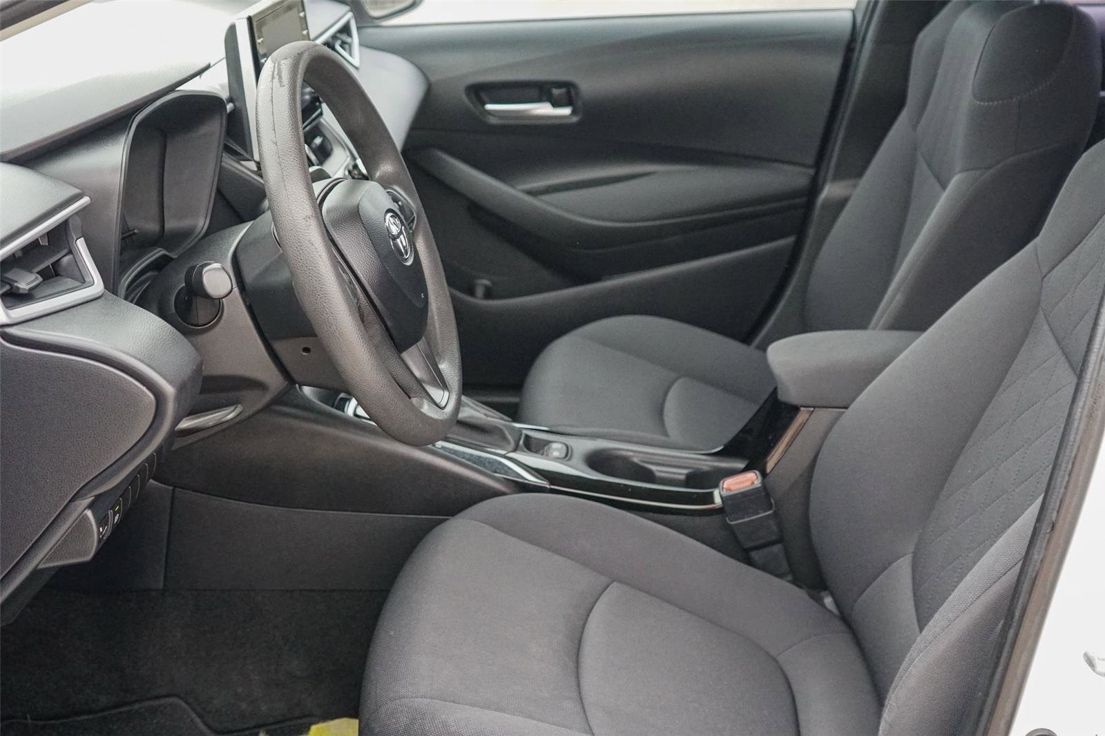 Used 2020 Toyota Corolla LE FWD image 9