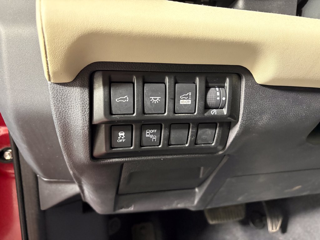 Used 2021 Subaru Ascent Limited w/ Technology Package AWD/4WD image 13