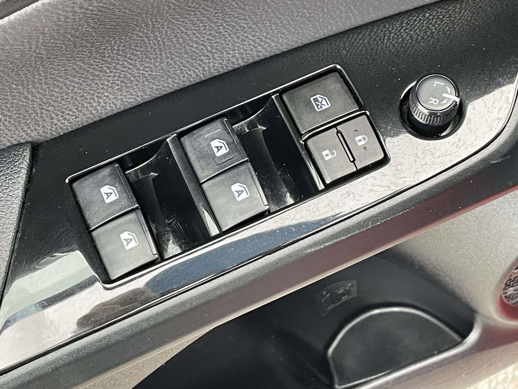 Used 2018 Toyota Prius Prime Advanced image 16