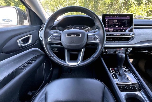 Used 2022 Jeep Compass Latitude w/ Sun and Sound Group FWD image 5