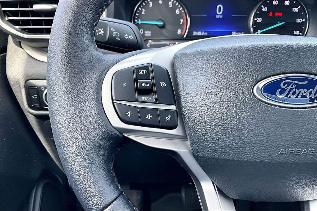 Certified 2022 Ford Explorer XLT w/ Equipment Group 202A AWD/4WD image 18