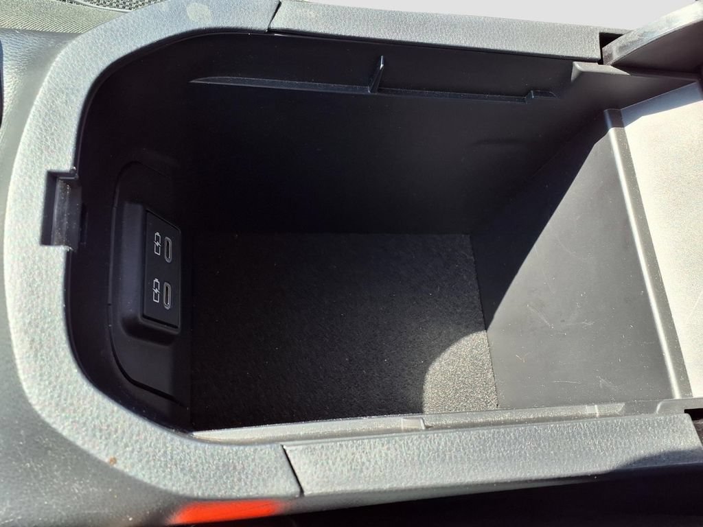 Used 2025 Toyota RAV4 LE AWD/4WD image 18