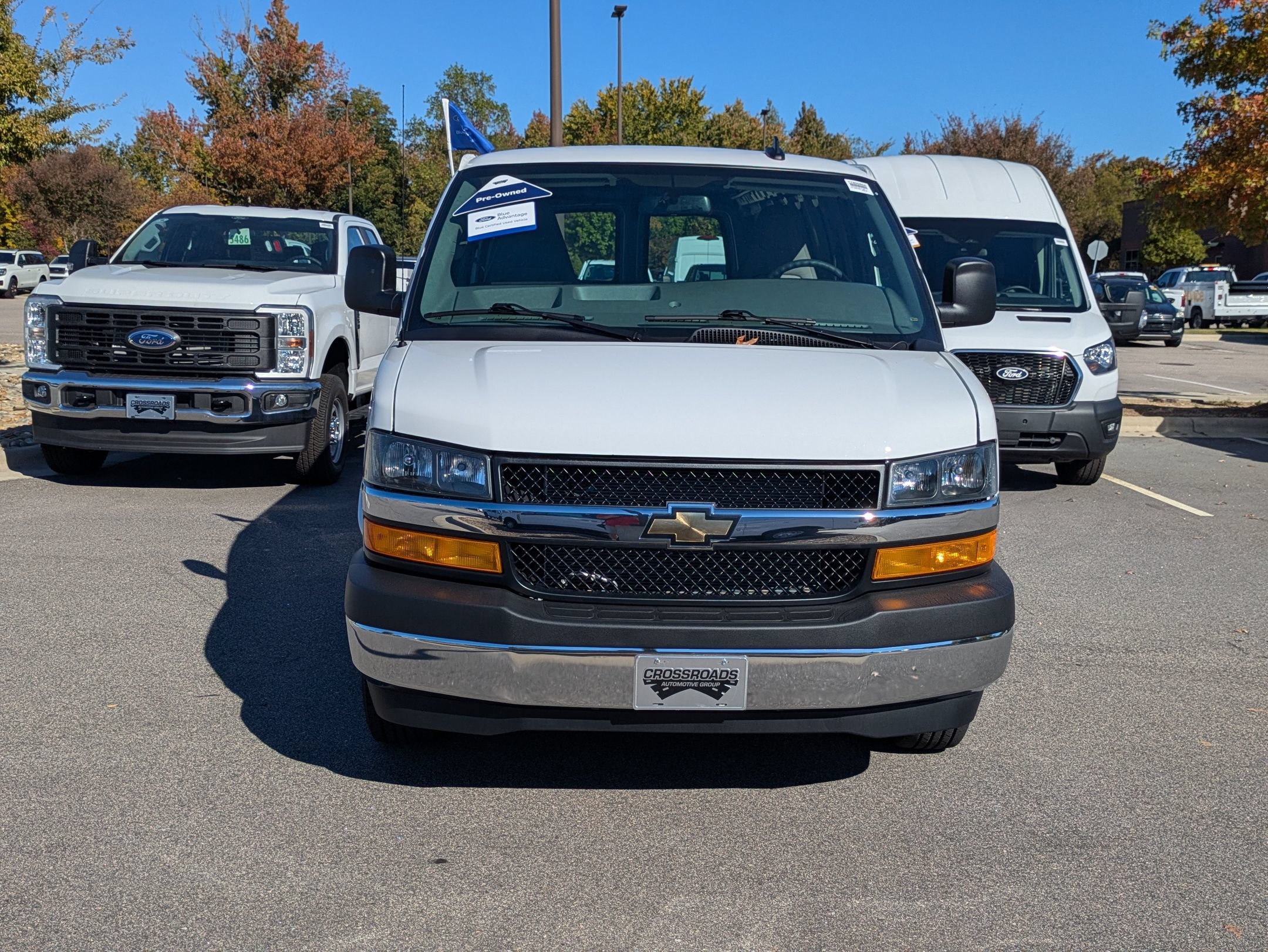 Used 2025 Chevrolet Express 3500 Extended w/ Driver Convenience Package RWD image 8