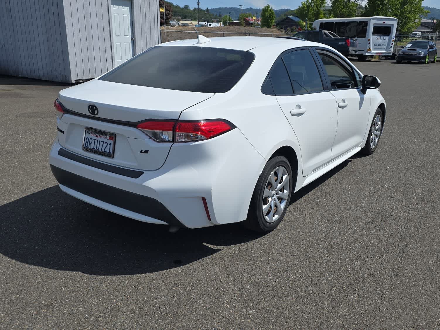 Used 2020 Toyota Corolla LE w/ Carpet Mat Package (TMS) FWD image 4