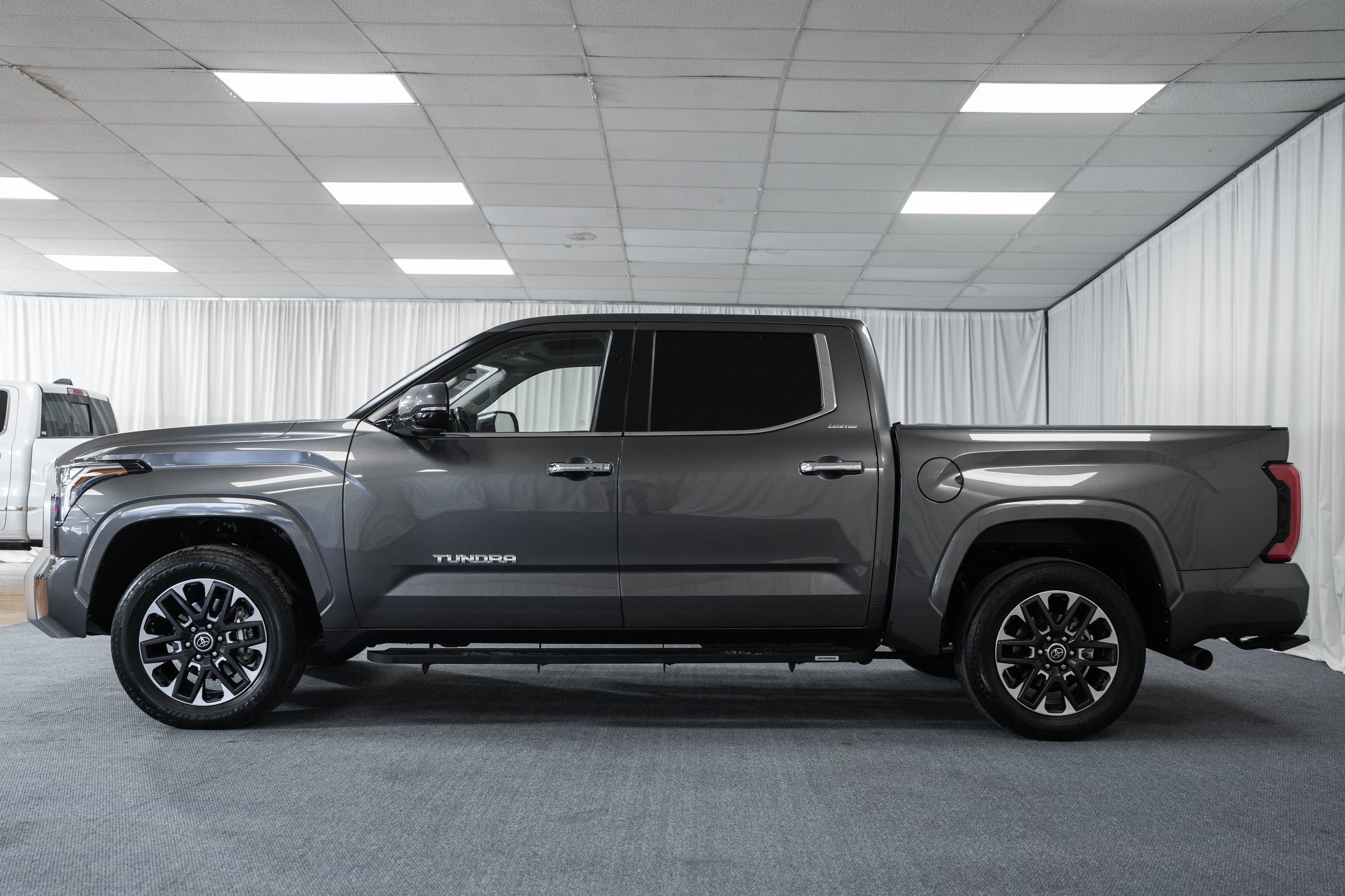 Used 2024 Toyota Tundra Limited image 5
