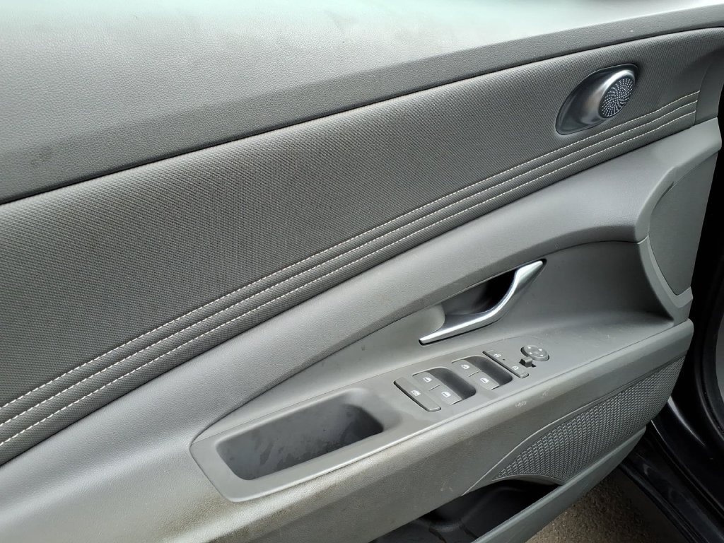 Used 2024 Hyundai Elantra SEL w/ Convenience Package FWD image 5