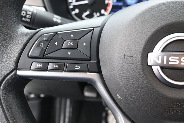 Used 2025 Nissan Altima 2.5 SV FWD image 14