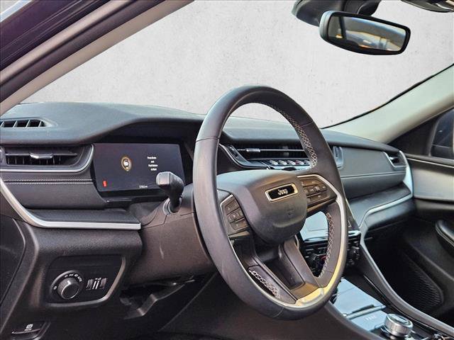 Used 2023 Jeep Grand Cherokee L Laredo w/ Luxury Tech Group I AWD/4WD image 9