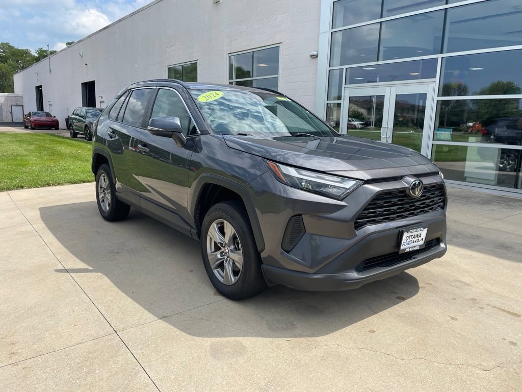 Used 2024 Toyota RAV4 XLE AWD/4WD image 1