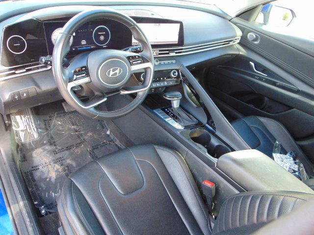 Used 2025 Hyundai Elantra Limited FWD image 11