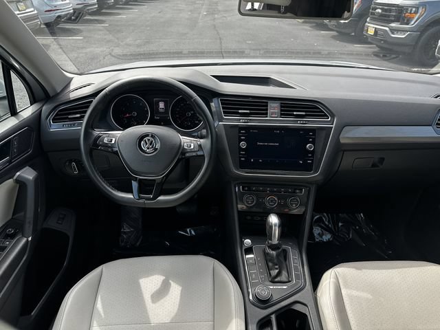 Used 2018 Volkswagen Tiguan SEL AWD/4WD image 13