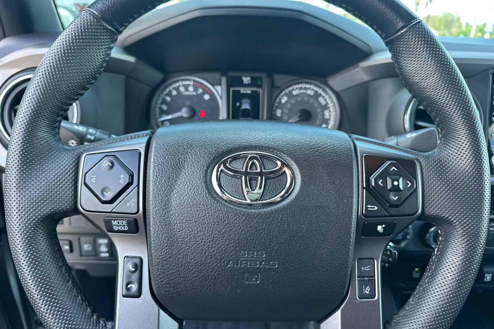 Used 2023 Toyota Tacoma TRD Off-Road w/ Technology Package AWD/4WD image 35