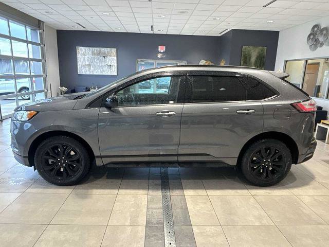 Certified 2024 Ford Edge SE w/ Black Appearance Package image 2