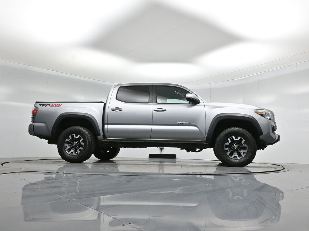 Used 2020 Toyota Tacoma TRD Off-Road image 10