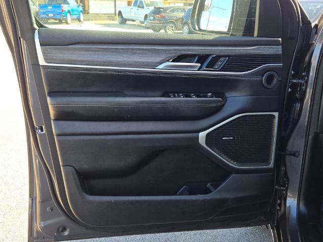 Used 2023 Jeep Wagoneer L Series III w/ Preferred Equipment Group image 25