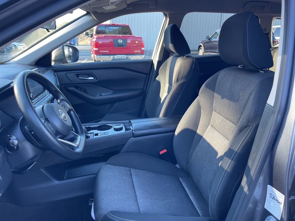 Used 2024 Nissan Rogue SV image 18